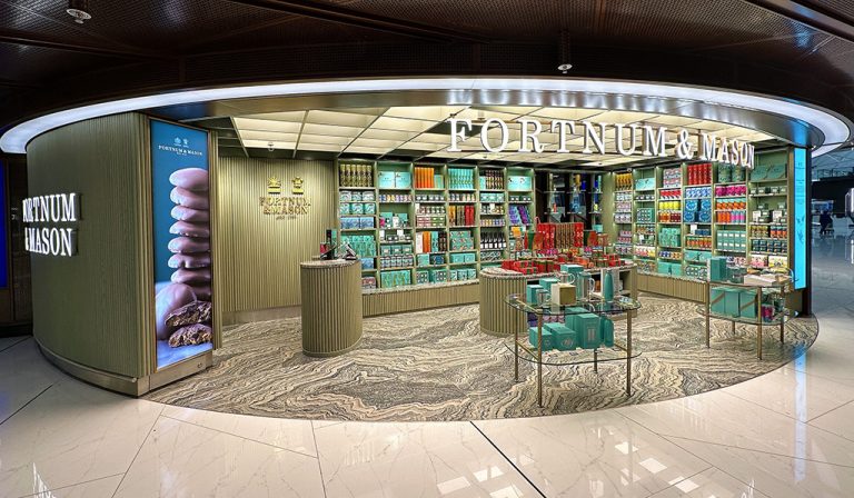 Lagardère Travel Retail Ouvre La Première Boutique Travel Retail ...